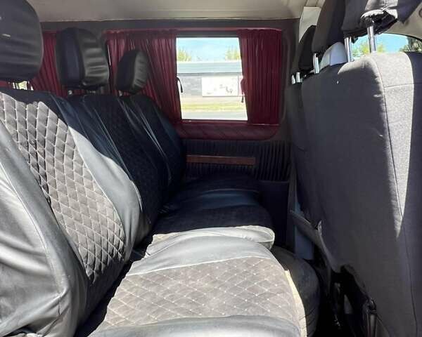 Красный Фольксваген Transporter, объемом двигателя 2.5 л и пробегом 283 тыс. км за 9500 $, фото 12 на Automoto.ua