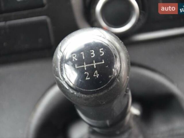 Красный Фольксваген Transporter, объемом двигателя 1.97 л и пробегом 446 тыс. км за 12100 $, фото 15 на Automoto.ua