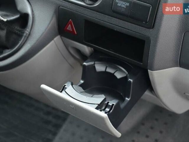 Красный Фольксваген Transporter, объемом двигателя 1.97 л и пробегом 446 тыс. км за 12100 $, фото 20 на Automoto.ua