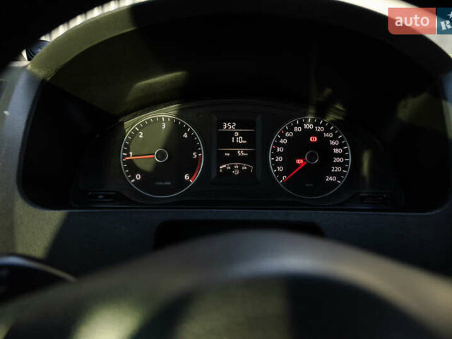 Красный Фольксваген Transporter, объемом двигателя 1.97 л и пробегом 470 тыс. км за 12900 $, фото 60 на Automoto.ua