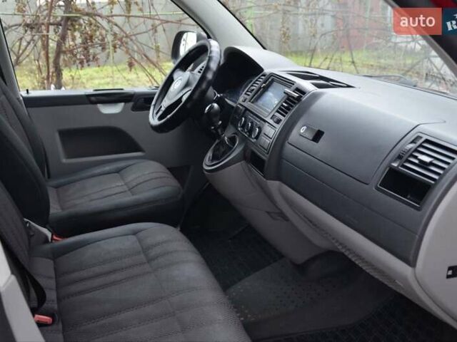 Красный Фольксваген Transporter, объемом двигателя 1.97 л и пробегом 446 тыс. км за 12100 $, фото 8 на Automoto.ua