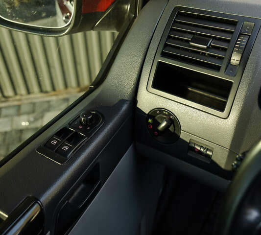 Красный Фольксваген Transporter, объемом двигателя 1.97 л и пробегом 470 тыс. км за 12900 $, фото 68 на Automoto.ua