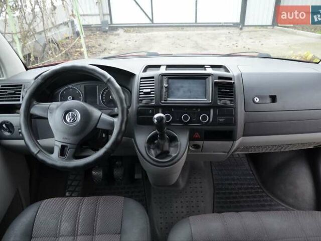 Красный Фольксваген Transporter, объемом двигателя 1.97 л и пробегом 446 тыс. км за 12100 $, фото 13 на Automoto.ua