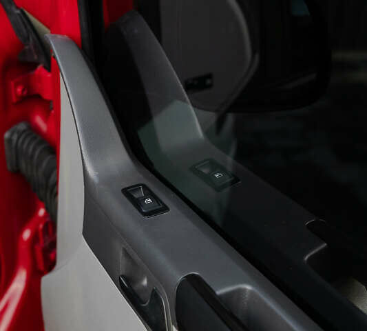 Красный Фольксваген Transporter, объемом двигателя 1.97 л и пробегом 470 тыс. км за 12900 $, фото 66 на Automoto.ua