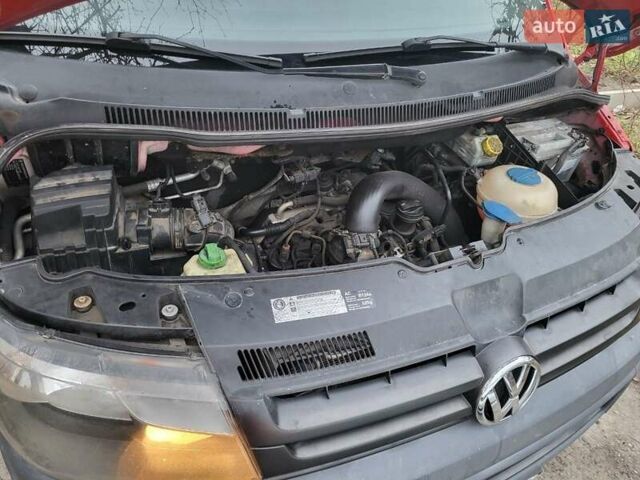 Красный Фольксваген Transporter, объемом двигателя 1.97 л и пробегом 446 тыс. км за 12100 $, фото 23 на Automoto.ua