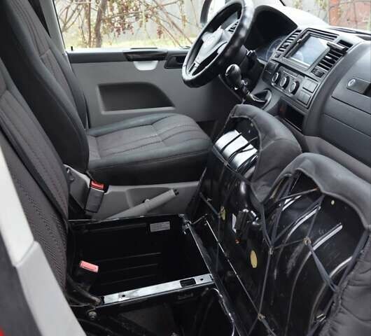 Красный Фольксваген Transporter, объемом двигателя 1.97 л и пробегом 446 тыс. км за 12100 $, фото 18 на Automoto.ua