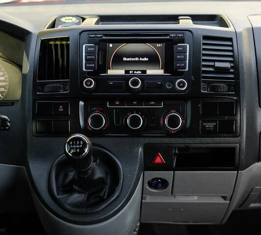 Красный Фольксваген Transporter, объемом двигателя 1.97 л и пробегом 470 тыс. км за 12900 $, фото 62 на Automoto.ua