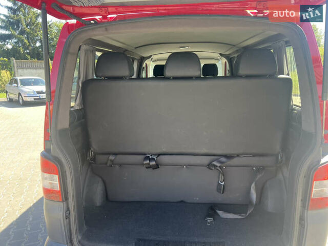 Красный Фольксваген Transporter, объемом двигателя 2 л и пробегом 230 тыс. км за 12700 $, фото 12 на Automoto.ua