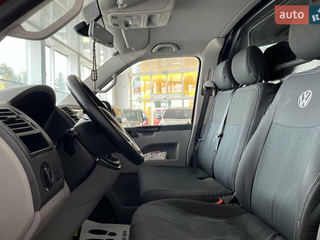 Красный Фольксваген Transporter, объемом двигателя 1.97 л и пробегом 286 тыс. км за 15500 $, фото 11 на Automoto.ua