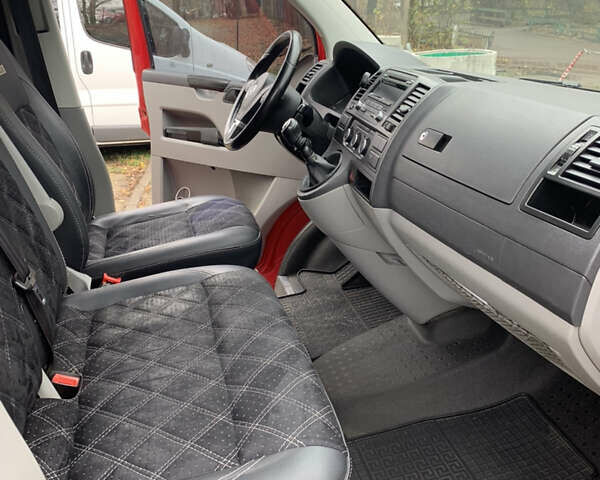 Червоний Фольксваген Transporter, об'ємом двигуна 1.97 л та пробігом 203 тис. км за 13500 $, фото 13 на Automoto.ua