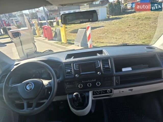 Красный Фольксваген Transporter, объемом двигателя 2 л и пробегом 146 тыс. км за 12500 $, фото 4 на Automoto.ua