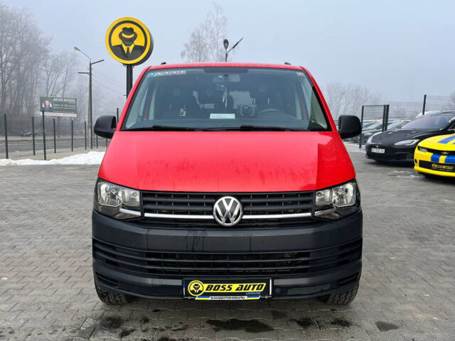 Красный Фольксваген Transporter, объемом двигателя 2 л и пробегом 320 тыс. км за 17300 $, фото 1 на Automoto.ua