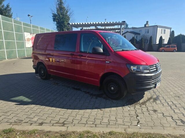 Красный Фольксваген Transporter, объемом двигателя 2 л и пробегом 146 тыс. км за 10000 $, фото 2 на Automoto.ua
