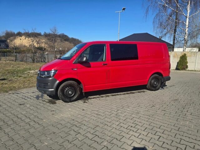 Красный Фольксваген Transporter, объемом двигателя 2 л и пробегом 146 тыс. км за 10000 $, фото 3 на Automoto.ua