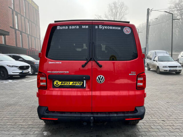 Красный Фольксваген Transporter, объемом двигателя 2 л и пробегом 320 тыс. км за 17300 $, фото 4 на Automoto.ua