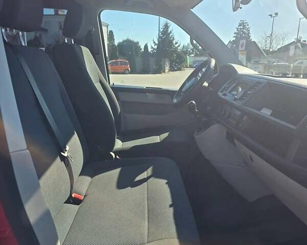 Красный Фольксваген Transporter, объемом двигателя 2 л и пробегом 146 тыс. км за 12500 $, фото 2 на Automoto.ua