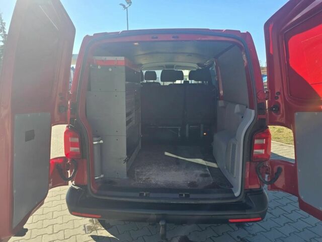 Красный Фольксваген Transporter, объемом двигателя 2 л и пробегом 146 тыс. км за 10000 $, фото 7 на Automoto.ua