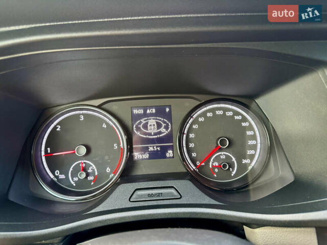 Червоний Фольксваген Transporter, об'ємом двигуна 2 л та пробігом 219 тис. км за 26550 $, фото 32 на Automoto.ua