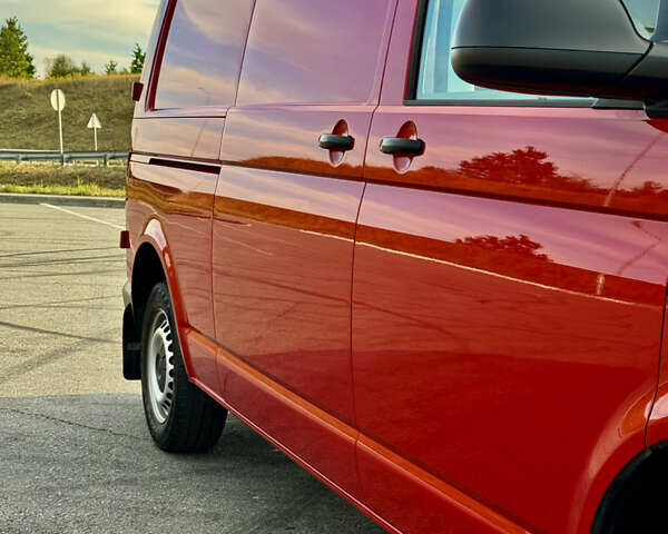 Червоний Фольксваген Transporter, об'ємом двигуна 2 л та пробігом 219 тис. км за 26550 $, фото 17 на Automoto.ua