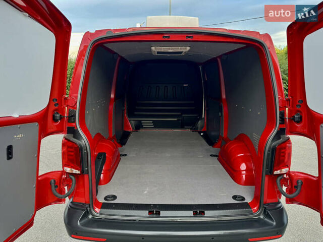 Червоний Фольксваген Transporter, об'ємом двигуна 2 л та пробігом 219 тис. км за 26550 $, фото 56 на Automoto.ua