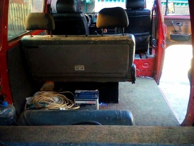 Красный Фольксваген Transporter, объемом двигателя 1.9 л и пробегом 25 тыс. км за 2000 $, фото 3 на Automoto.ua
