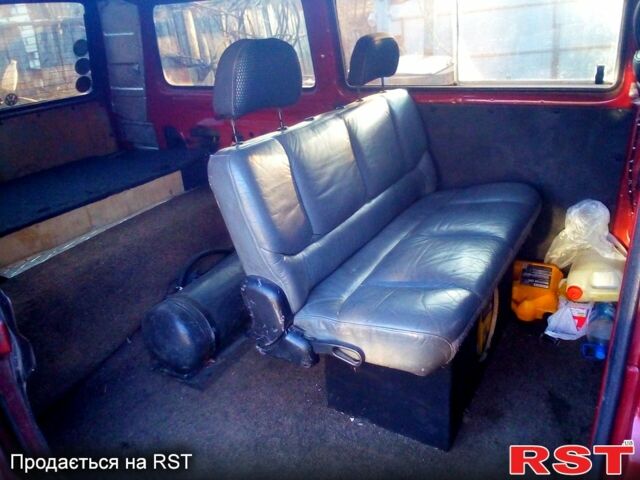 Красный Фольксваген Transporter, объемом двигателя 1.9 л и пробегом 25 тыс. км за 2000 $, фото 5 на Automoto.ua