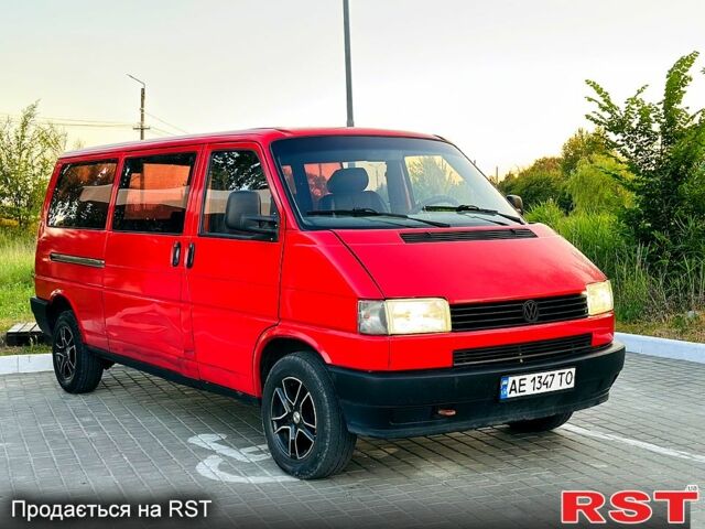 Красный Фольксваген Transporter, объемом двигателя 2.4 л и пробегом 290 тыс. км за 3450 $, фото 7 на Automoto.ua