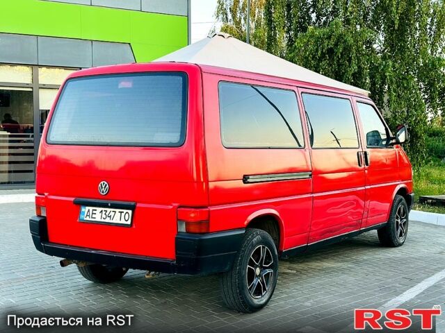 Красный Фольксваген Transporter, объемом двигателя 2.4 л и пробегом 290 тыс. км за 3450 $, фото 5 на Automoto.ua