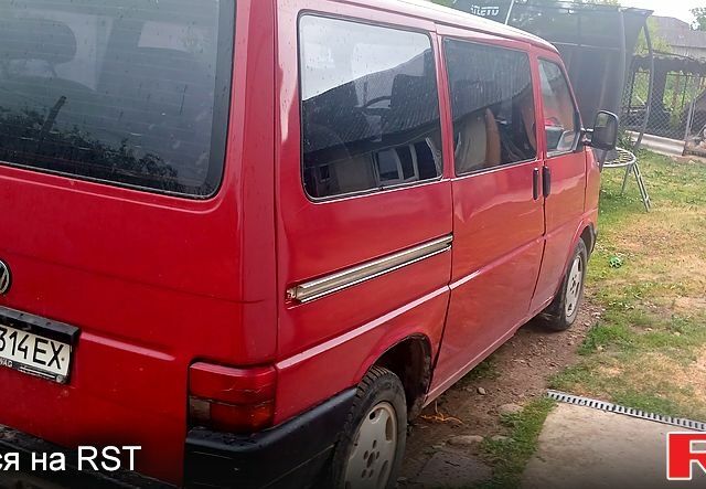 Красный Фольксваген Transporter, объемом двигателя 1.9 л и пробегом 400 тыс. км за 3700 $, фото 5 на Automoto.ua