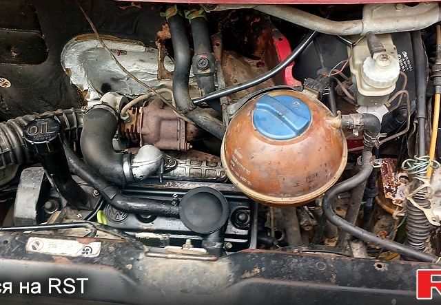 Красный Фольксваген Transporter, объемом двигателя 1.9 л и пробегом 400 тыс. км за 3700 $, фото 1 на Automoto.ua