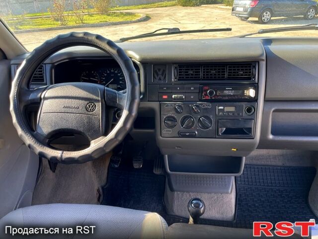 Фольксваген Transporter 1997 в Одессе на Automoto.ua Красный Фольксваген Transporter, объемом двигателя 2.5 л и пробегом 340 тыс. км за 6200 $, фото 7 на Automoto.ua