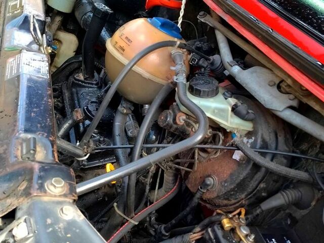 Червоний Фольксваген Transporter, об'ємом двигуна 1.9 л та пробігом 360 тис. км за 5200 $, фото 11 на Automoto.ua