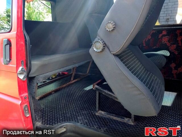 Червоний Фольксваген Transporter, об'ємом двигуна 1.9 л та пробігом 360 тис. км за 5200 $, фото 8 на Automoto.ua