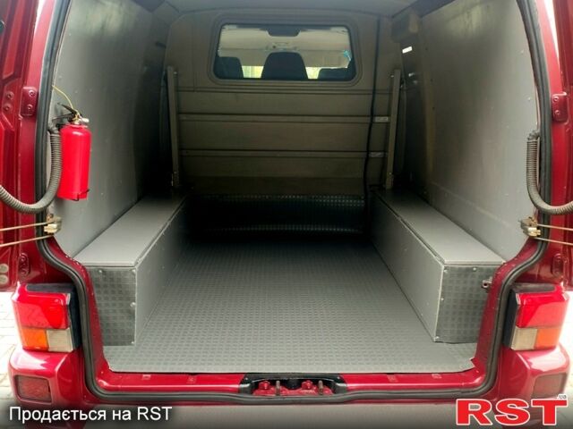 Червоний Фольксваген Transporter, об'ємом двигуна 2.5 л та пробігом 0 тис. км за 8200 $, фото 3 на Automoto.ua