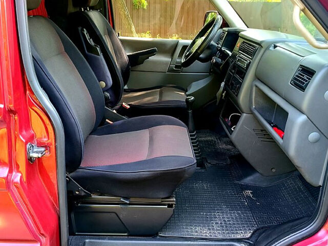 Фольксваген Transporter 2003 в Харькове на Automoto.ua Красный Фольксваген Transporter, объемом двигателя 2.5 л и пробегом 380 тыс. км за 7200 $, фото 9 на Automoto.ua