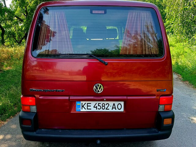 Фольксваген Transporter 2003 в Харькове на Automoto.ua Красный Фольксваген Transporter, объемом двигателя 2.5 л и пробегом 380 тыс. км за 7200 $, фото 4 на Automoto.ua