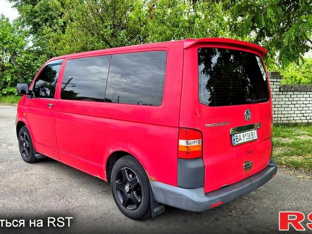 Красный Фольксваген Transporter, объемом двигателя 2 л и пробегом 402 тыс. км за 4500 $, фото 2 на Automoto.ua