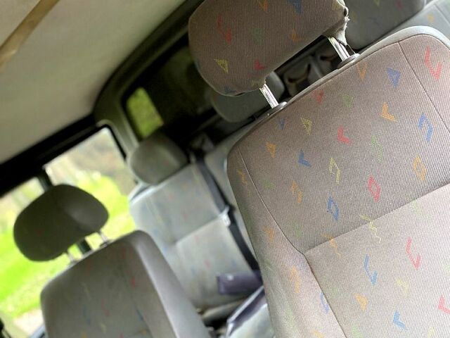 Красный Фольксваген Transporter, объемом двигателя 2.5 л и пробегом 300 тыс. км за 7500 $, фото 9 на Automoto.ua