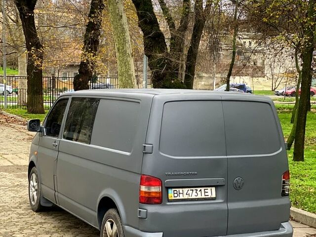 Красный Фольксваген Transporter, объемом двигателя 2.5 л и пробегом 300 тыс. км за 7500 $, фото 4 на Automoto.ua