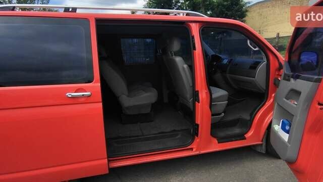 Червоний Фольксваген Transporter, об'ємом двигуна 2.5 л та пробігом 320 тис. км за 12000 $, фото 1 на Automoto.ua