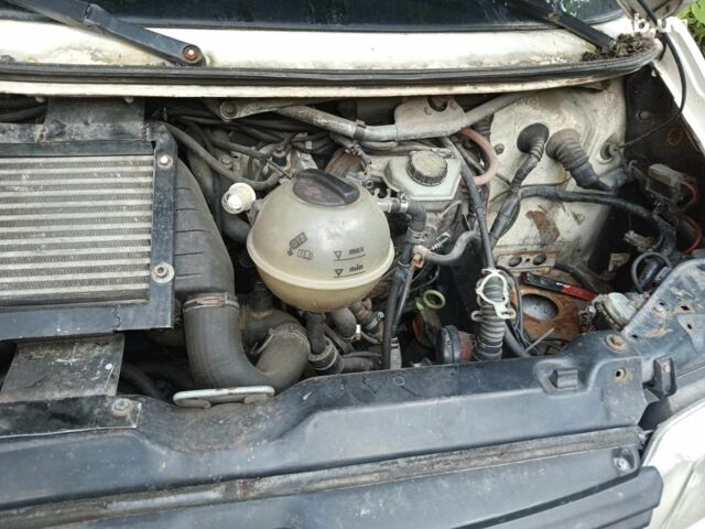 Фольксваген Transporter, объемом двигателя 1.9 л и пробегом 530 тыс. км за 3500 $, фото 4 на Automoto.ua