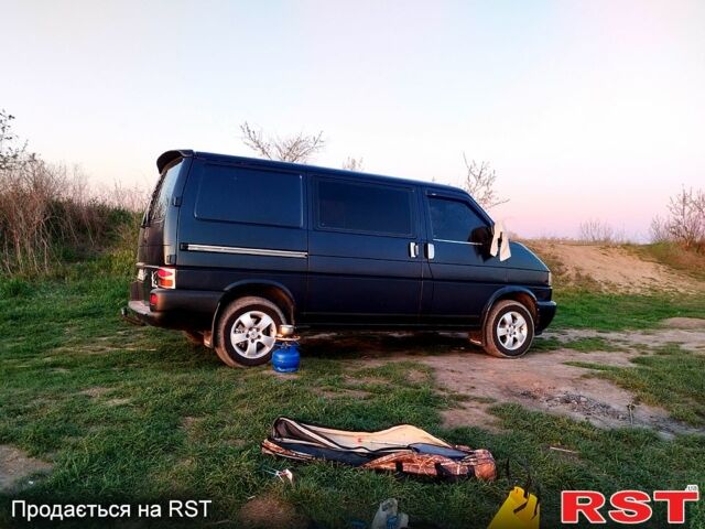Фольксваген Transporter, объемом двигателя 2.4 л и пробегом 350 тыс. км за 6000 $, фото 1 на Automoto.ua