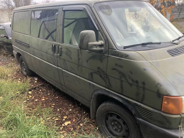 Фольксваген Transporter, объемом двигателя 2.5 л и пробегом 300 тыс. км за 2700 $, фото 1 на Automoto.ua