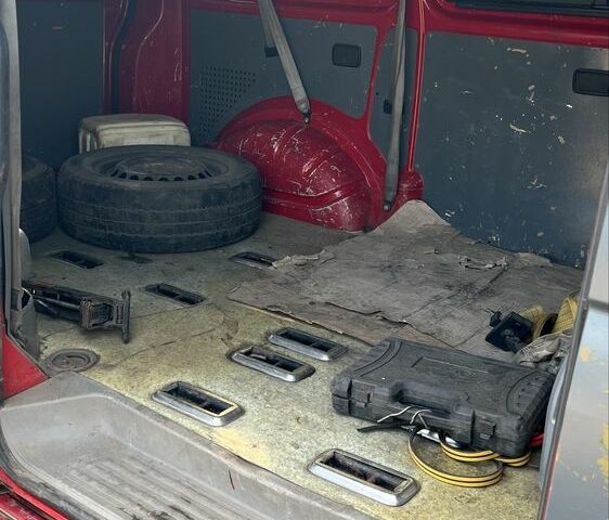 Фольксваген Transporter, объемом двигателя 1.9 л и пробегом 350 тыс. км за 3500 $, фото 6 на Automoto.ua
