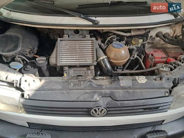 Фольксваген Transporter, объемом двигателя 2.5 л и пробегом 826 тыс. км за 5500 $, фото 1 на Automoto.ua