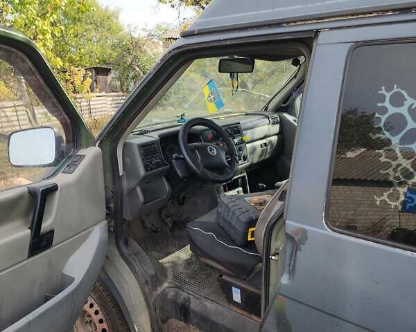 Фольксваген Transporter, объемом двигателя 2.5 л и пробегом 305 тыс. км за 2536 $, фото 1 на Automoto.ua