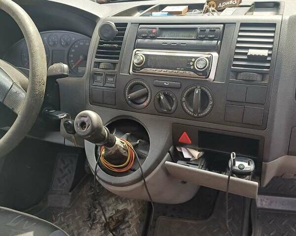 Фольксваген Transporter, объемом двигателя 2.5 л и пробегом 370 тыс. км за 6200 $, фото 4 на Automoto.ua