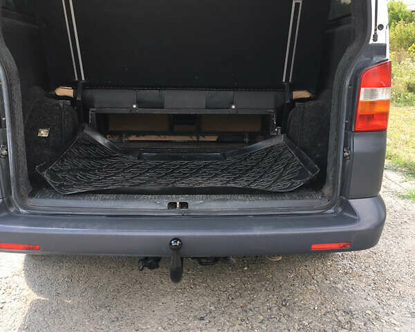 Фольксваген Transporter, объемом двигателя 2.5 л и пробегом 330 тыс. км за 8400 $, фото 1 на Automoto.ua