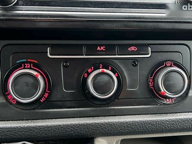 Фольксваген Transporter, объемом двигателя 2 л и пробегом 280 тыс. км за 15750 $, фото 14 на Automoto.ua