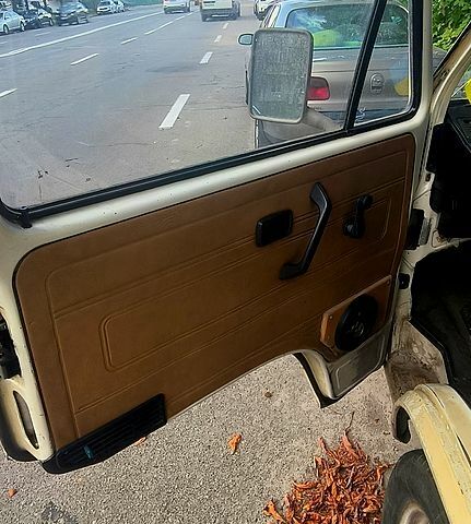 Фольксваген Transporter, объемом двигателя 1.9 л и пробегом 300 тыс. км за 555 $, фото 3 на Automoto.ua